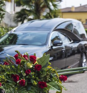 Funerale completo a Costa Volpino